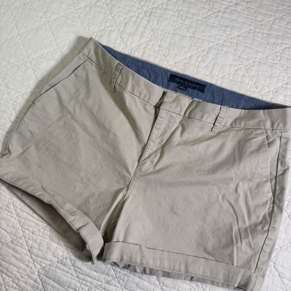 Tommy Hilfiger Chino Shorts Womens 12 Tan Khaki Cotton Stretch‎ Cuffed Casual